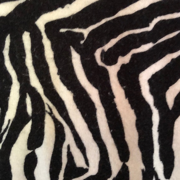 Zebra print long sleeve - Picture 2 of 2